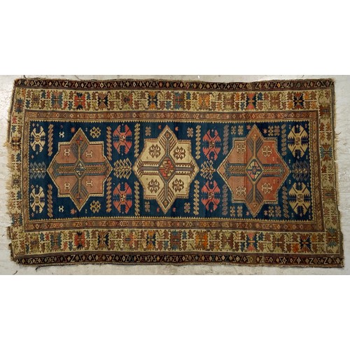 689 - BLUE  & BEIGE GROUND RUG WITH GEOMETRIC PATTERN 280cm x 160cm