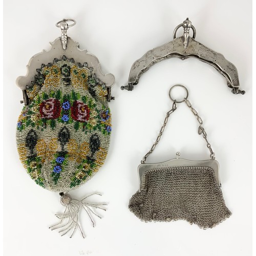 304 - SILVER MESH PURSE 76g, A BEADWORK  BAG WITH ORNATE WHITE METAL LOCK WITH CONTINENTAL MARKS WITH ANOT... 