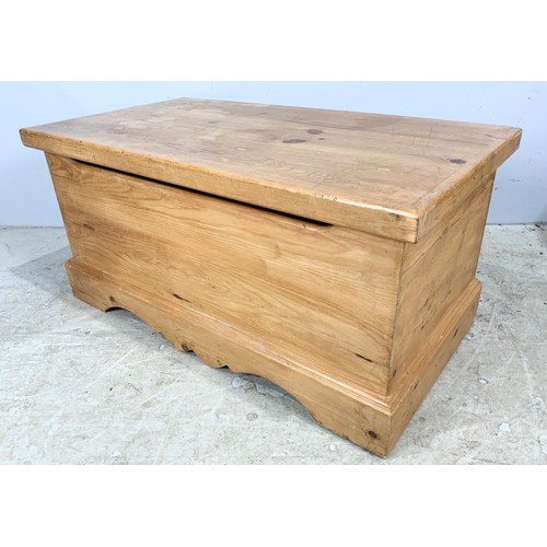 600 - PINE BLANKET BOX WIDTH 98cm