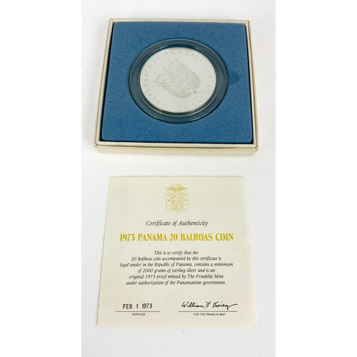 375 - A REPUBLIC OF PANAMA SILVER PROOF 20 BALBOAS COIN, 1973 IN CAPSULE AND CASE WITH CERTIFICATE