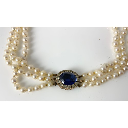 543 - PEARL NECKLACE, 3 ROWS OF CULTURED PEARLS WITH GOLD CLASP IN CIRO BOX