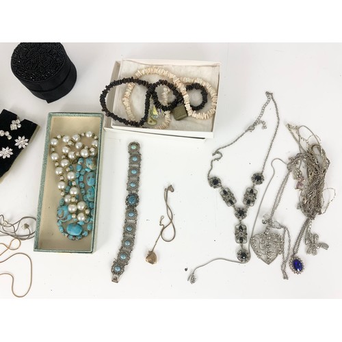 527 - MIXED COSTUME JEWELLERY INC 9ct BACK & FRONT LOCKET, EARRINGS, NECKLACES ETC