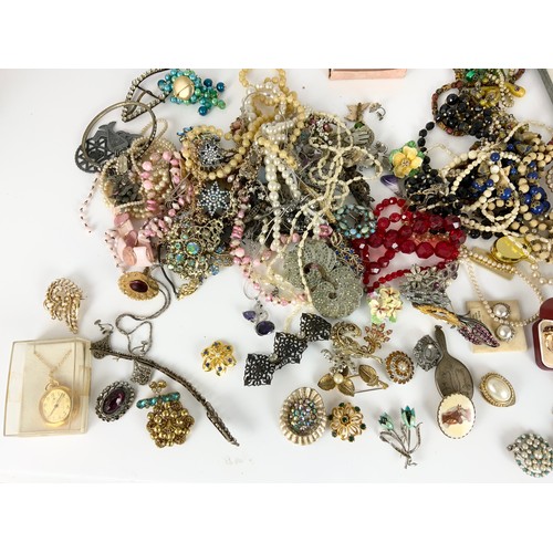 529 - LARGE QTY. COSTUME JEWELLERY, WATCHES, COLLAR STUDS ETC.