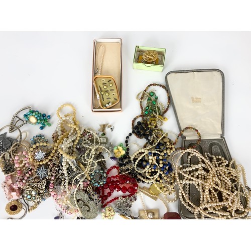 529 - LARGE QTY. COSTUME JEWELLERY, WATCHES, COLLAR STUDS ETC.