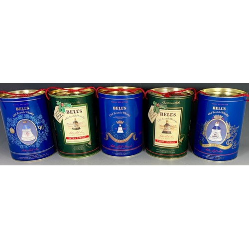 9 - FIVE 75CL BELLS SCOTCH WHISKY ROYAL DECANTERS IN PRESENTATION TINS INC. CHRISTMAS 1989 AND 1990 (5)