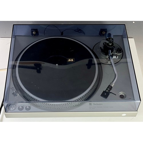 179 - TECHNICS SL-1700 DIRECT DRIVE TURNTABLE