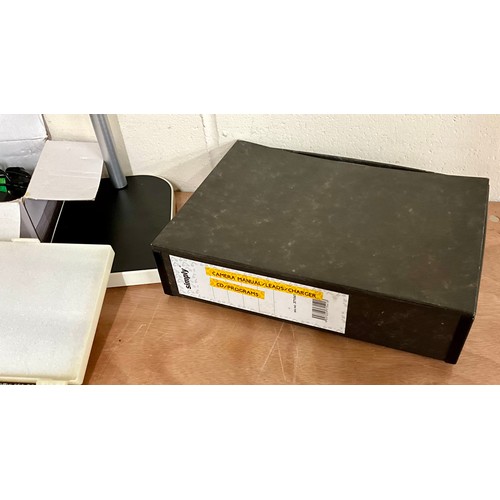 161 - BOXED AMSCOPE T490B-EUL LABORATORY TRINOCULAR MICROSCOPE T/W BOXED DIGITAL CCD SCOPE CAMERA AND TWO ... 