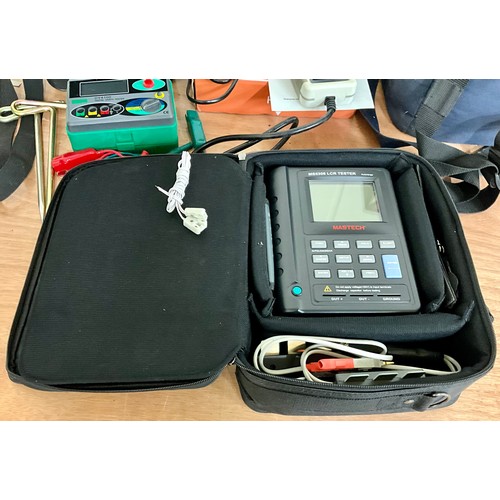 158 - DIGITAL ELECTRICAL TEST EQUIPMENT TO INCLUDE A MASTECH MS5308 LCR TESTER, A METREL EUROTEST 61557, D... 