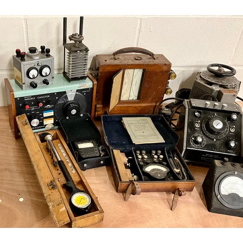 148 - COLLECTION OF ANTIQUE ELECTRONICS TEST EQUIPMENT. NOTE: The Zenith Variable PSU is a PAT test failur... 