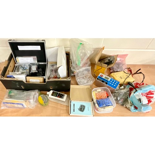 159 - COLLECTION OF ELECTRONICS HOBBYIST DEVELOPMENT KITS AND REPAIR COMPONENTS AND TOOLS. NOTE: The Pulse... 