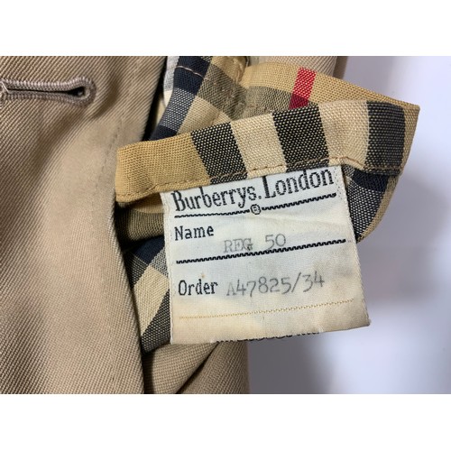 459 - BURBERRY: A GENT'S MID CENTURY VINTAGE MAC