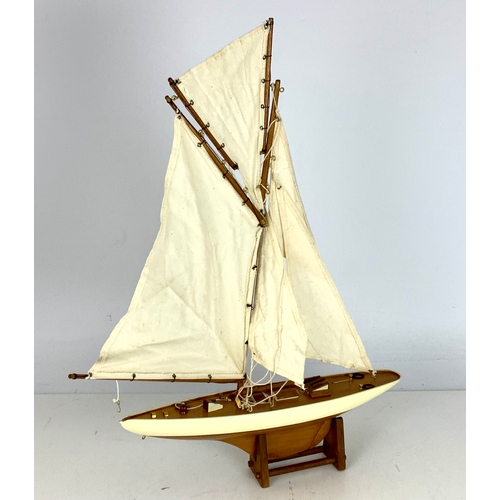 67 - A BOXED NAUTICALIA AMERICA CUP MODEL, APPROX 42 CM