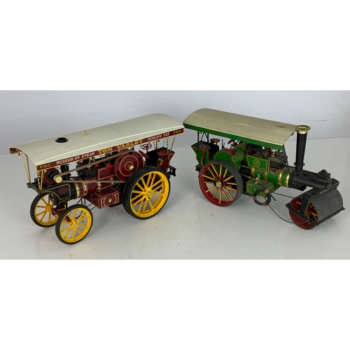 68 - TWO PLASTIC MADE TRACTION ENGINE KITS, SHOWMANS & AGRICULTURAL ENGINES, APPROX 30 CM LONG.