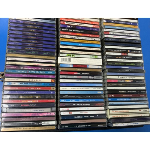 305 - MUSIC INTEREST A DJ CASE WITH 156 MIXED CD’S MOSTLY ROCK & POP, VARIED ARTISTS