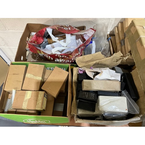 164 - VERY LARGE QUANTITY OF ELECTRICAL COMPONENTS SEVERAL BOXES ‘LUCKY DIP’