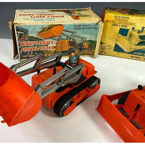 56 - MARX TOYS BATTERY OPERATED MIGHTY BRUTE SHOVEL DOZER AND JUNIOR BULLDOZER IN ORIGINAL BOXES