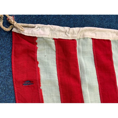 13 - MID-CENTURY FLAG,  AMERICAN STARS & STRIPES FLAG, APPROX 170 X 96 CM. WITH TOGGLE, AMERICA ON EDGE, ... 