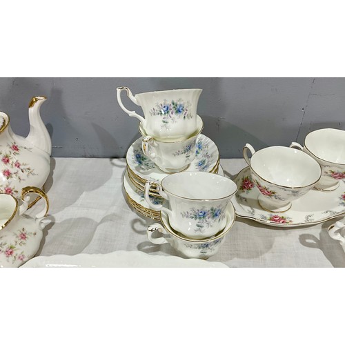 173 - PART TEA SERVICES INC. ROYAL ALBERT VICTORIANA ROSE, BLUE BLOSSOM, POINSETTIA AND ROYAL KENT TRANQUI... 