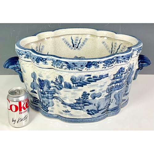 187 - ORIENTAL PORCELAIN FOOT BATH