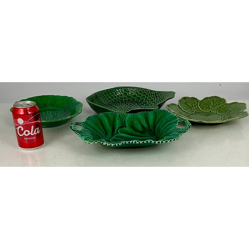 198 - BODALLO PINHEIRO GERANIUM DINNER PLATE DELTIS PORTUGAL FISH BAKING DISH. COPELAND MAJOLICA VINE LEAF... 