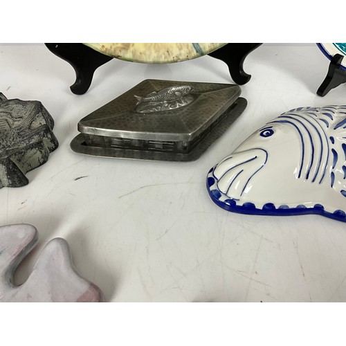 205 - FISH THEMED ITEMS TO INC. LARGE PUIGDEMONT POTTERY FISH BOWL, ITALIAN SEAHORSE, HAMMERED PEWTER ANTI... 