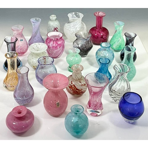 220 - COLLECTION OF SMALL GLASS VASES INC. CAITHNESS