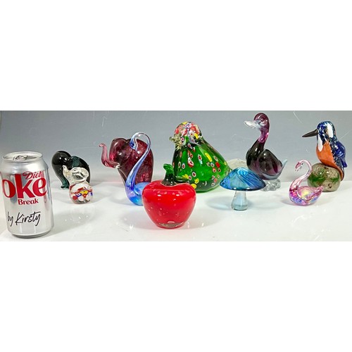 230 - COLLECTION OF GLASS ANIMALS BIRDS AND OTHER ART GLASS