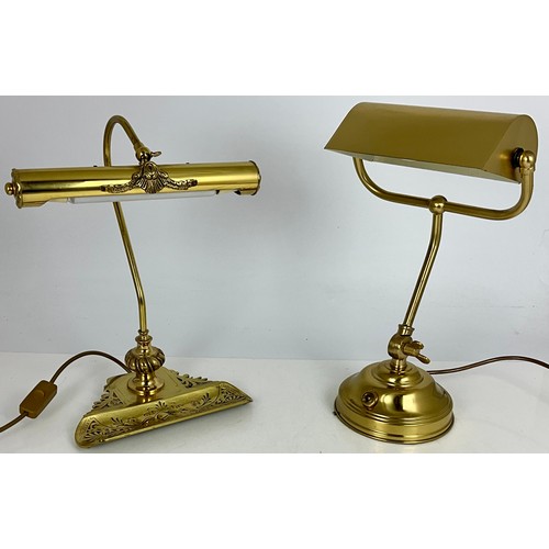 276 - CHRISTOPHER WRAY BRASS BANKERS LAMP AND EDWARDIAN STYLE BRASS DESK LAMP AND PENTRAY