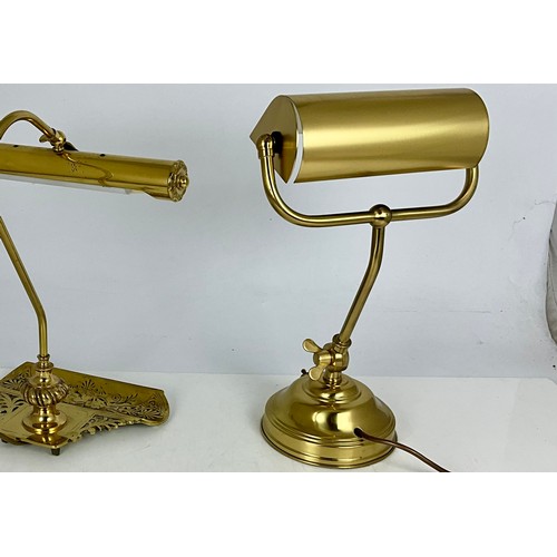 276 - CHRISTOPHER WRAY BRASS BANKERS LAMP AND EDWARDIAN STYLE BRASS DESK LAMP AND PENTRAY