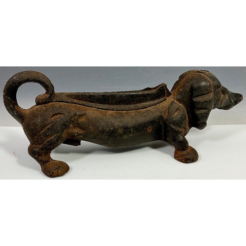 311 - DACHSHUND CAST IRON FOOT SCRAPER