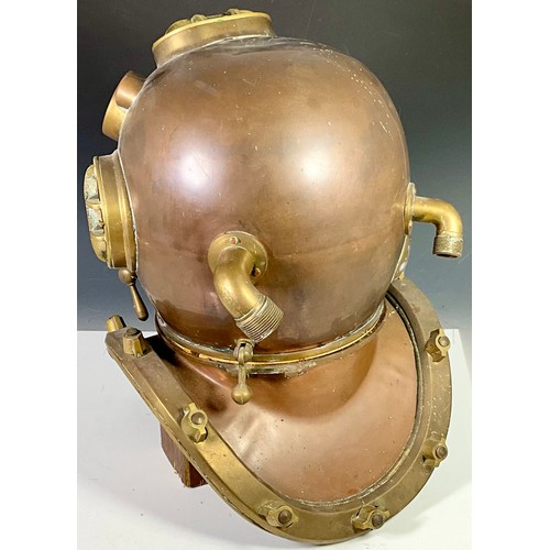 365 - REPRODUCTION US NAVY COPPER AND BRASS DIVERS HELMET, BEARING MORSE DIVING EQUIPMENT CO. PLAQUE