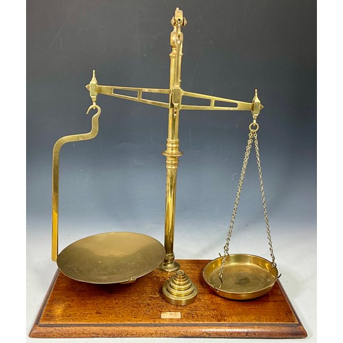 371 - LARGE SET OF BRASS CHEMIST SCALES BY ALLEN & HANBURYS OF LONDON