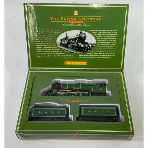 428 - HORNBY R075 THE FLYING SCOTSMAN LIMITED PRESENTATION EDITION, 1966-1973. MODEL WITH TWO TENDERS