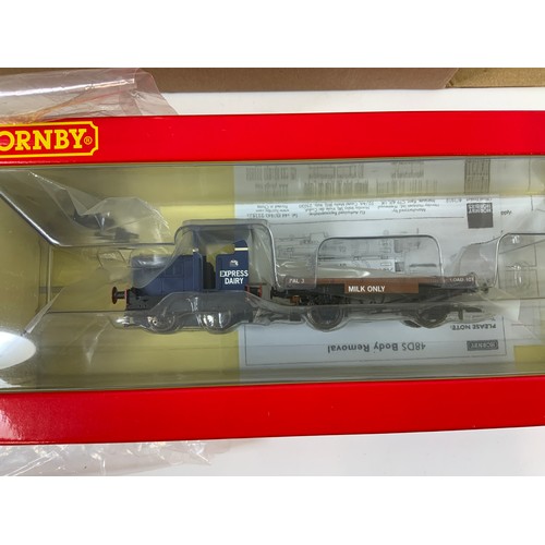 429 - HORNBY 2 X BOXED DS48 MODELS, BOTH APPEAR UNOPENED, AS NEW, IN ORIGINAL PLASTIC AND CARD PACKAGING. ... 