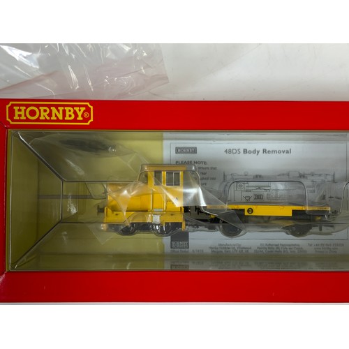 429 - HORNBY 2 X BOXED DS48 MODELS, BOTH APPEAR UNOPENED, AS NEW, IN ORIGINAL PLASTIC AND CARD PACKAGING. ... 