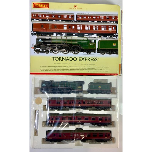 422 - HORNBY TRAIN PACK, R3059, TORNADO EXPRESS  BOXED TRAIN PACK