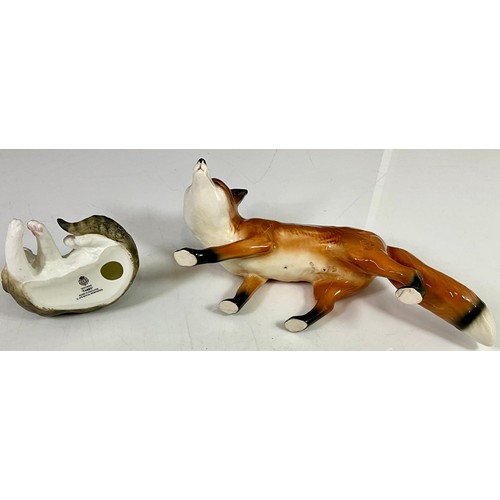 123 - ROYAL WORCESTER FIGURE OF A CAT AND A LARGE BESWICK FOX FIGURE