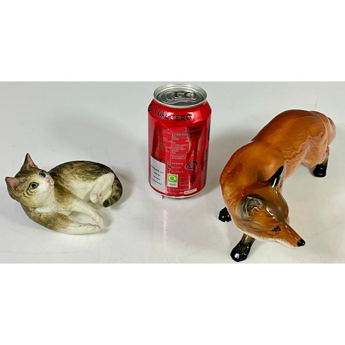 123 - ROYAL WORCESTER FIGURE OF A CAT AND A LARGE BESWICK FOX FIGURE