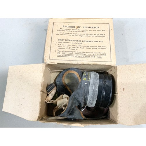 18 - UNUSUAL WORLD WAR II BABIES GAS MASK  RESPIRATOR & A BOXED CHILDS GAS MASK (FOR DISPLAY PURPOSES ONL... 