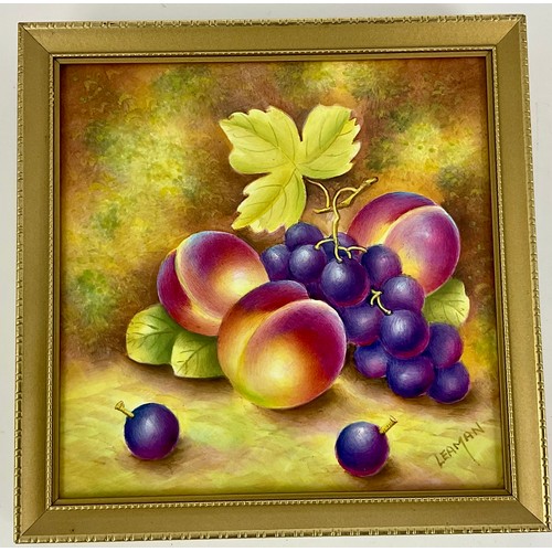 139 - A 20TH CENTURY WORCESTER STYLE PLAQUE PAINTED WITH FRUIT, SIGNED LEAMAN , approx. 15 x 15 cm