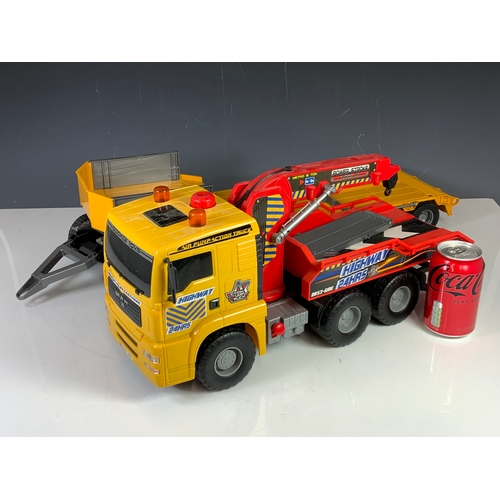 190 - LARGE SCALE MODEL LORRY DICKIE TOYS MAN WITH CRANE, SEPARATE RECOVERY OR HEAVY HAULAGE TRAILER. FREE... 