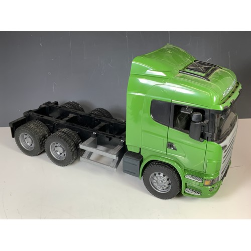 189 - RADIO CONTROLLED AND LARGE SCALE MODEL LORRY. A SCANIER HIGHLINE PART BUILT, FREEWHEELING AND REAR F... 