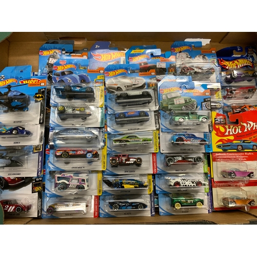 187 - DIE CAST MODELS, 60 PLASTIC BUBBLE PACKED SEALED HOT WHEELS CARS