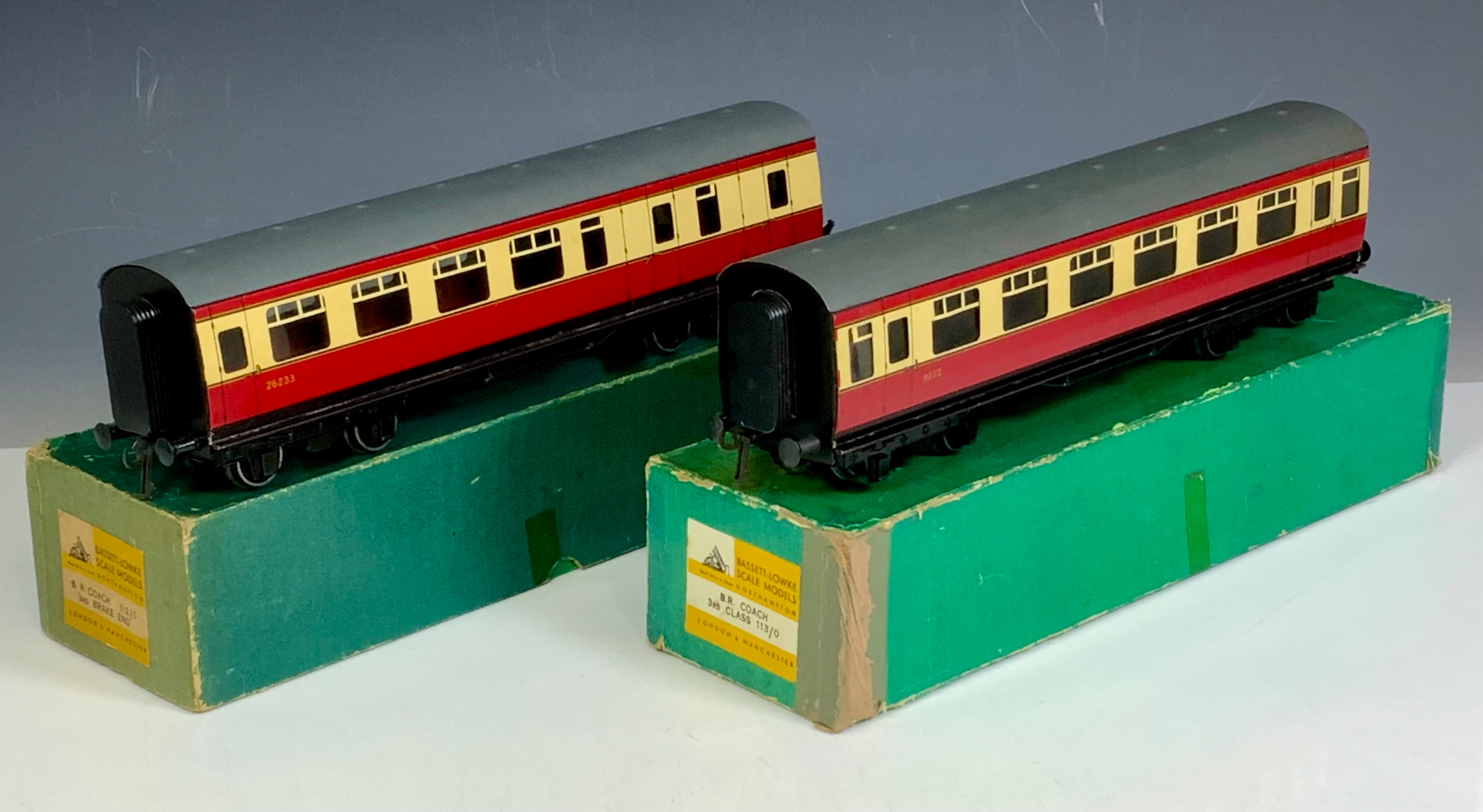 BASSETT LOWKE, 2 BOXED COACHES, BR COACH 3RD CLASS 113/0, & BR COACH ...