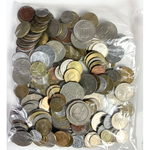 305 - QUANTITY OF ENGLISH AND FORIEGN COINS etc