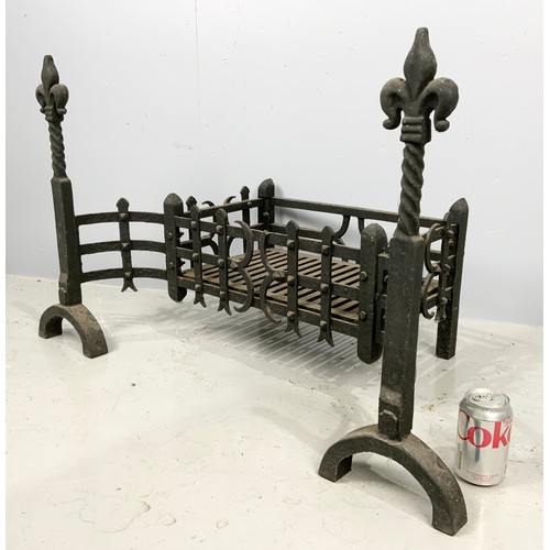 349 - GOOD QUALITY BLACKSMITH MADE FIRE GRATE WIDTH 95cm , DEPTH 50cm