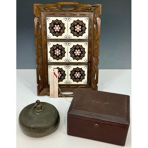 362 - INTERESTING UNUSUAL LOT CONSISTING A RETRO TILED CARVED WOODEN TRAY, A LEATHER BOUND JEWELLERY BOX W... 