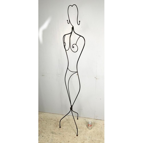 363 - METAL ROD DECO STYLE CLOTHES STAND/WIRE MANNEQUIN MODELLED AS A FEMALE FIGURE 171cm TALL