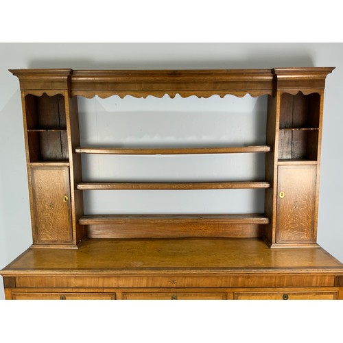 714 - IMPRESSIVE LANCASHIRE OAK DRESSER WITH PLATE RACK WIDTH 201cm, 201cm TALL