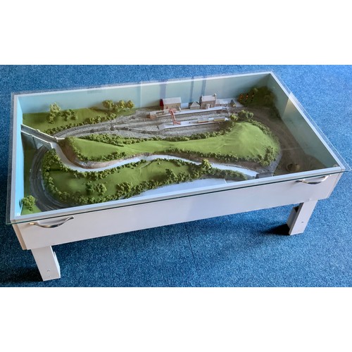 N GAUGE MODEL RAILWAY LAYOUT, BASED ON GOATHLAND STATION, ON THE